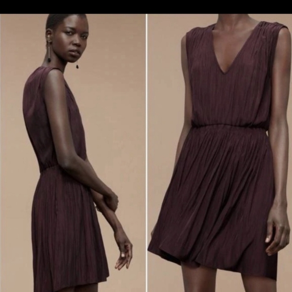Aritzia Dresses & Skirts - Aritzia Wilfred Black Almeida V Neck Satin Dress Elastic Pockets Size Medium